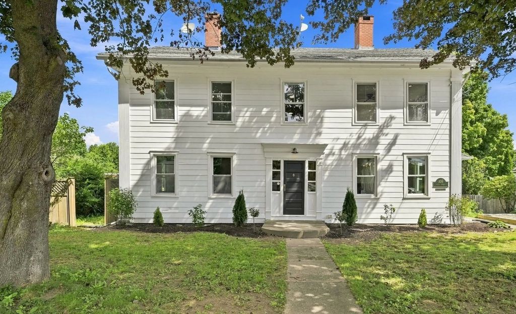 106 Main St, Blandford