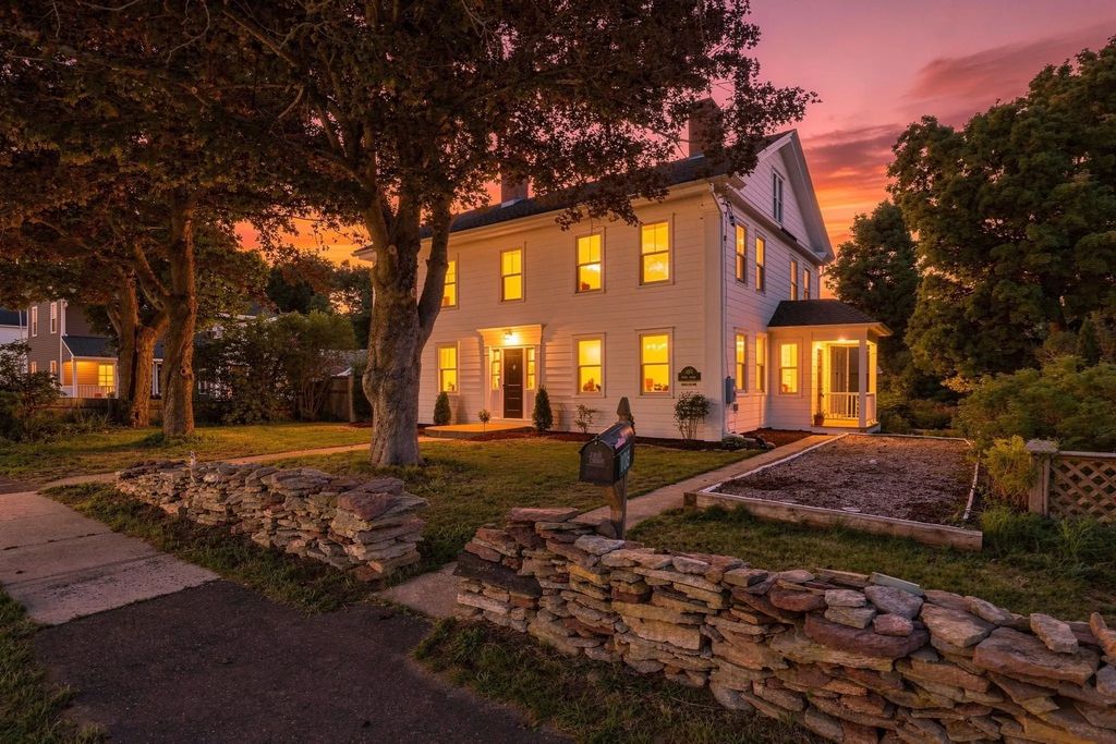 106 Main St, Blandford