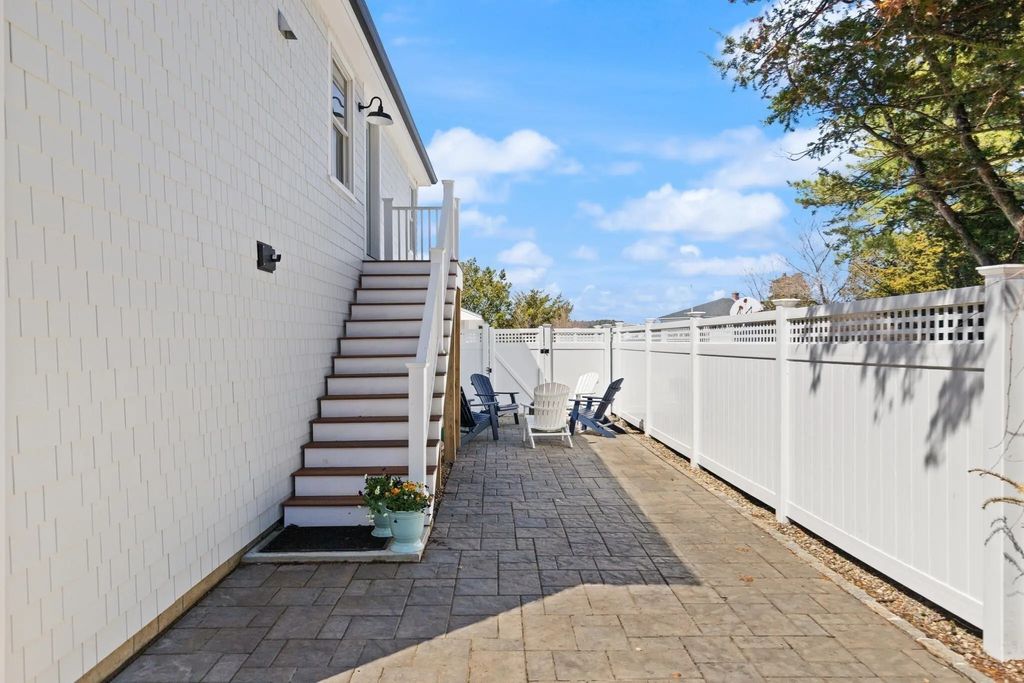 40a Thurston Point Road, Gloucester