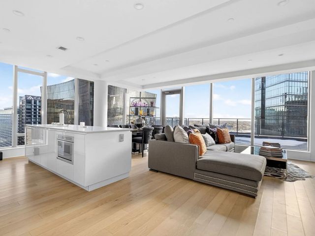 135 Seaport Blvd #2008, Boston