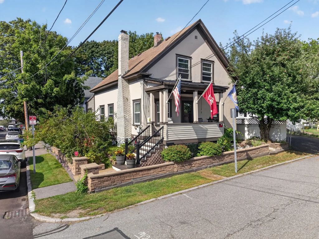 103 B Street, Lowell