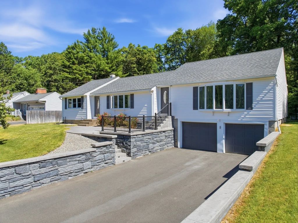 9 Pine Dr, Wilbraham