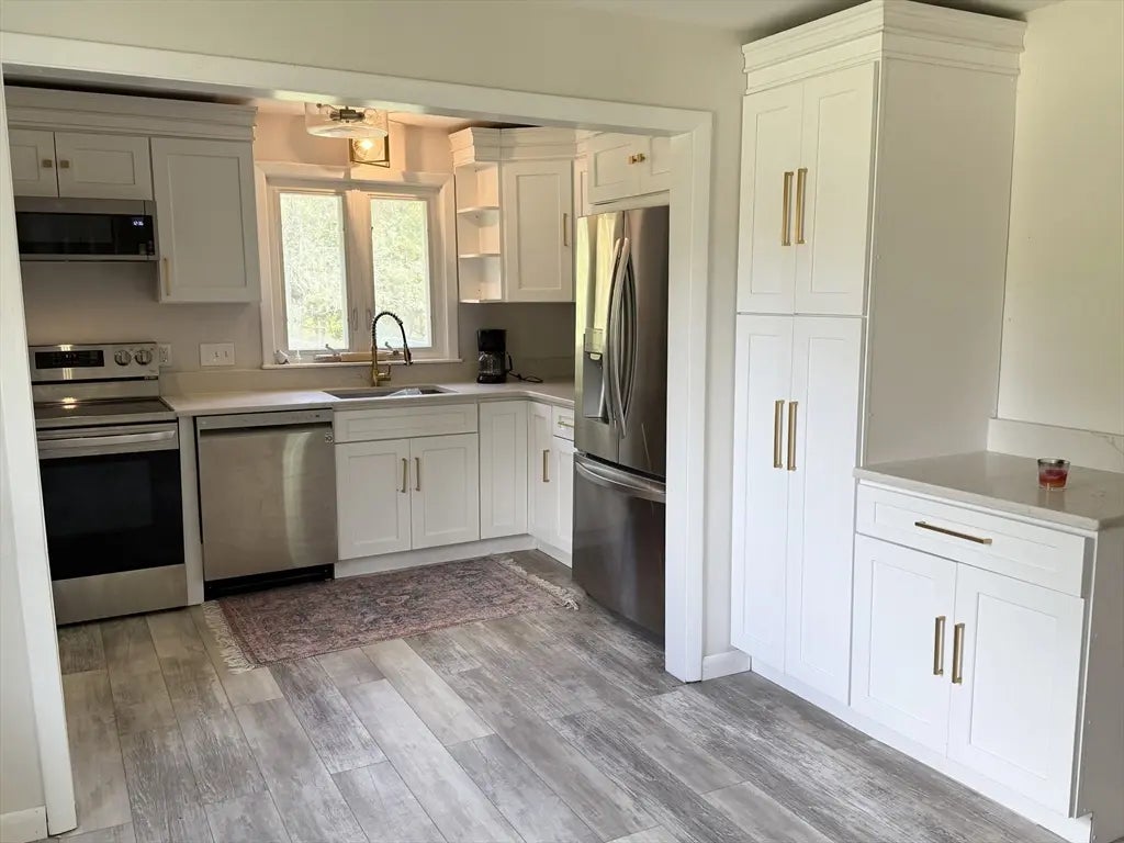 203 Wales Rd, Brimfield