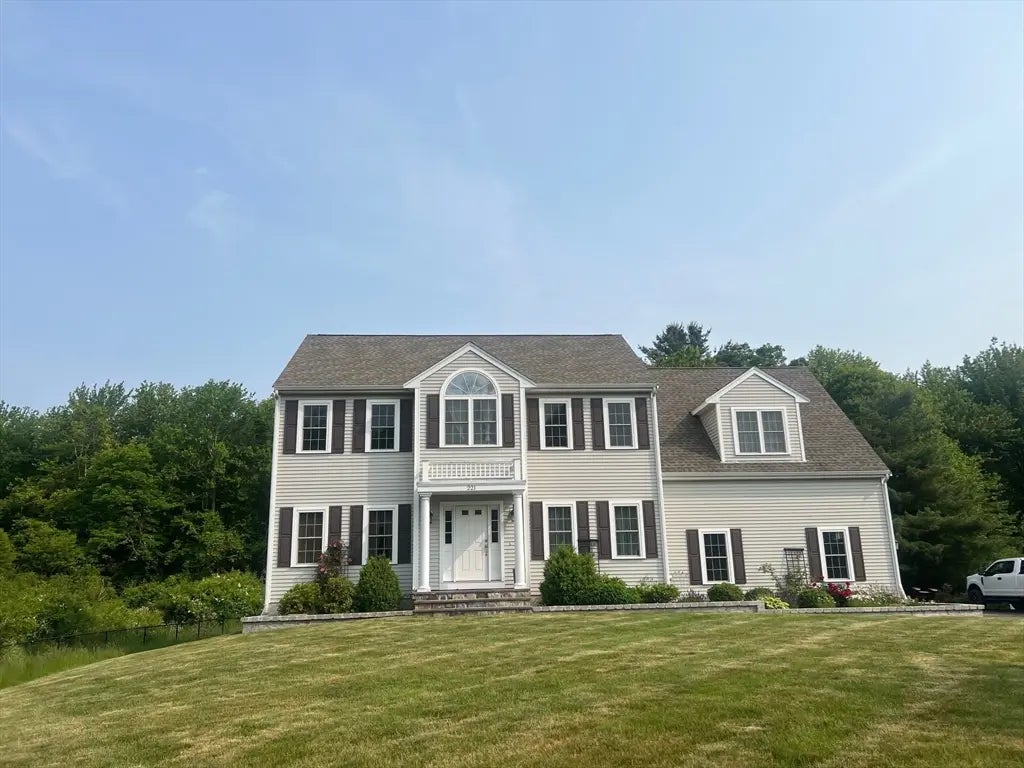 221 Chestnut St., Abington