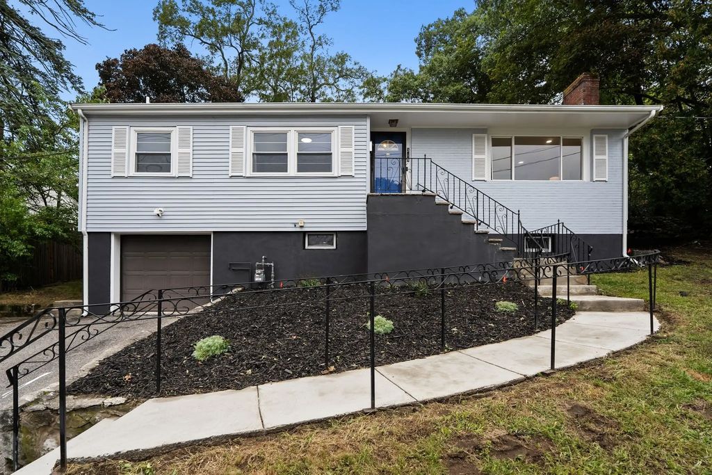 318 Mystic St, Arlington