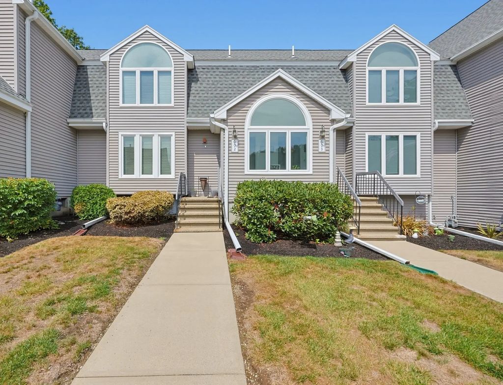35 Pilgrim Village Rd #602, Taunton