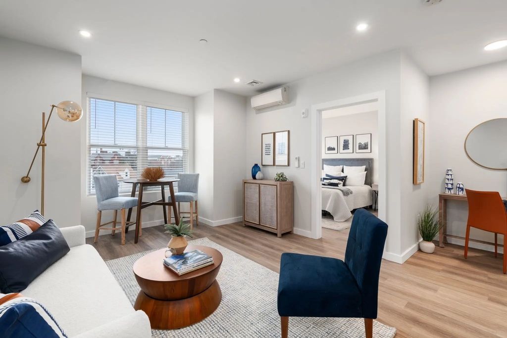 10 Somerset #205, Winthrop