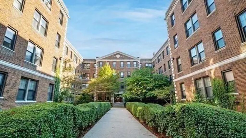 66 Queensberry #420, Boston