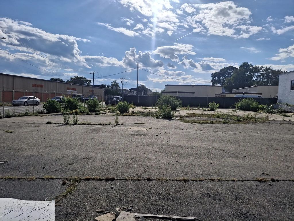 243 Mystic Ave, Medford