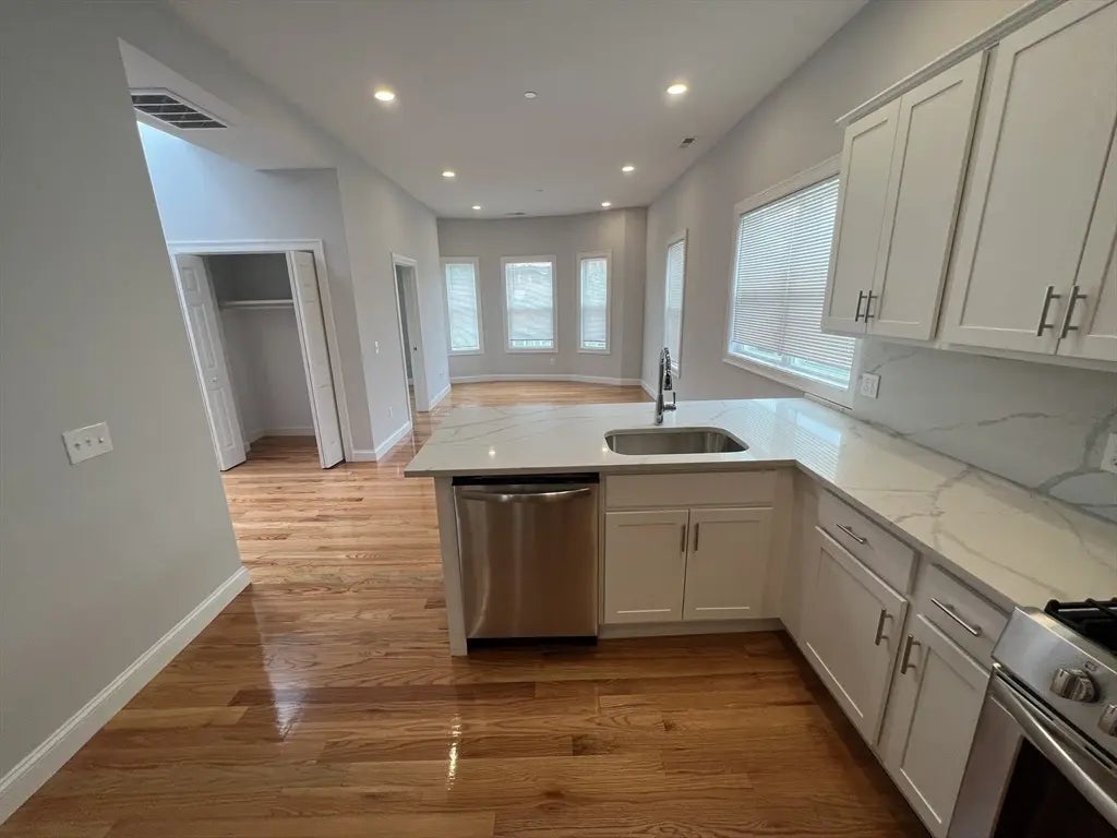 126 Cross St #6, Somerville