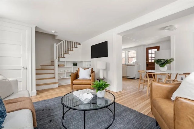 71 Highland Rd, Brookline