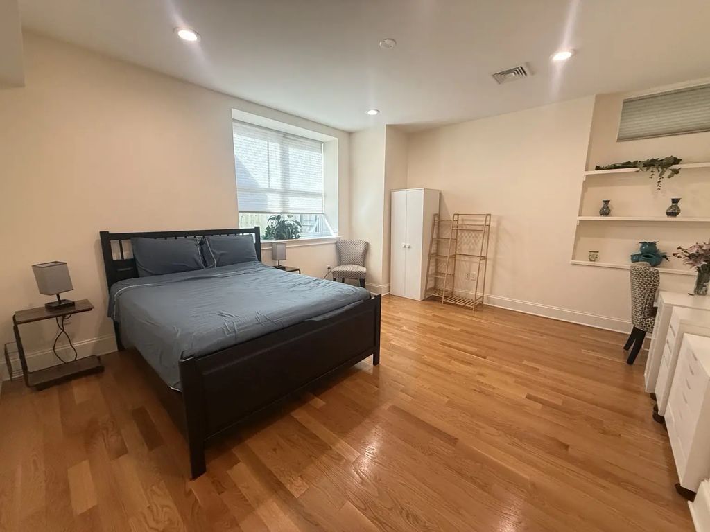 40 Naples #b, Brookline