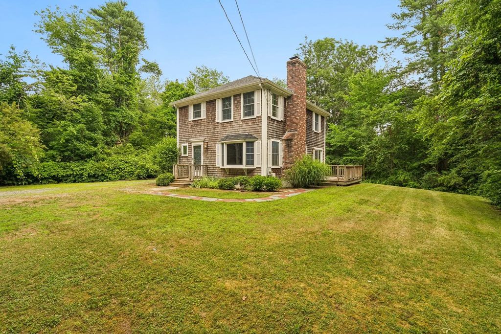 26 Foster Street, Mattapoisett