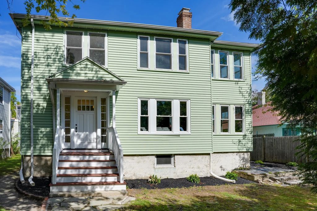 330-332 Charles River Rd, Watertown