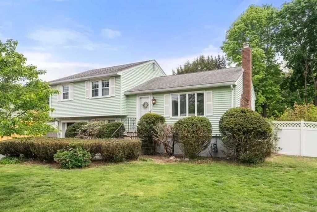 2 Forbes Rd, Canton