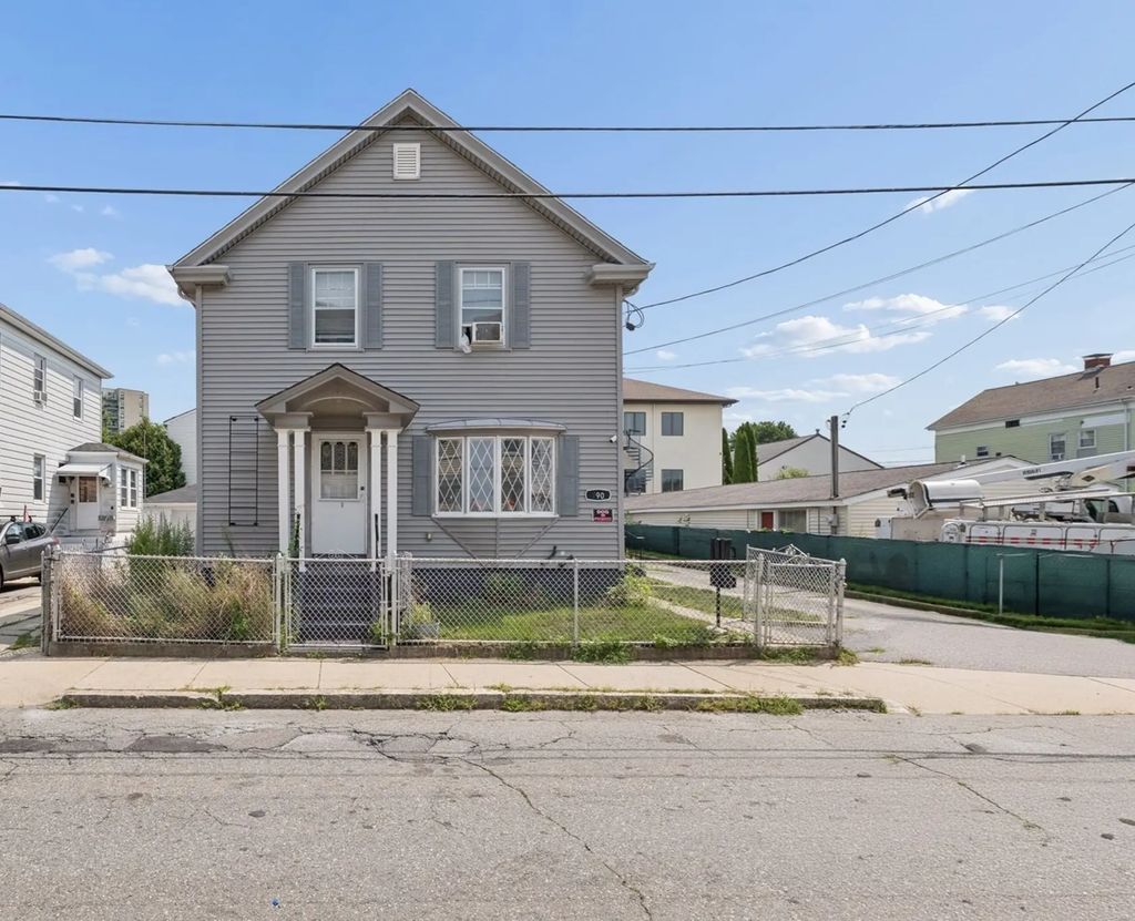 190 Raymond St, Fall River