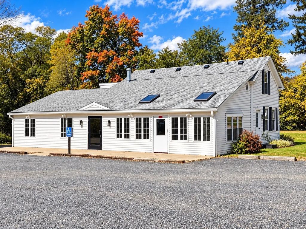 26 Sturbridge Road, Brimfield