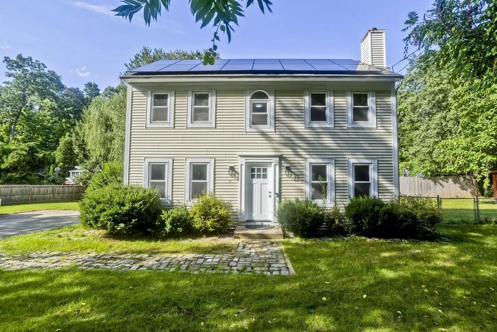 82 N Lake Ave, Southwick