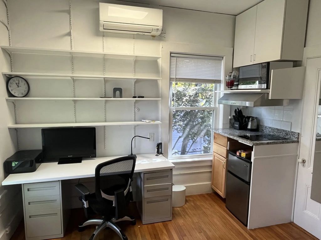 15 Arlington St #2r, Cambridge