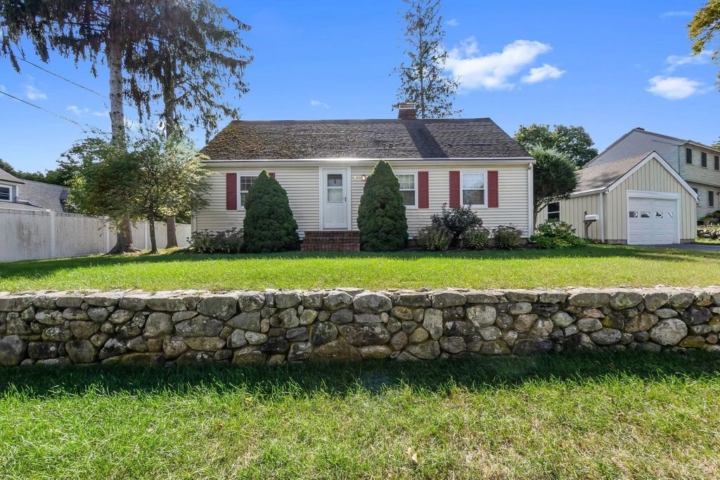 8 Savoy Rd., Hamilton