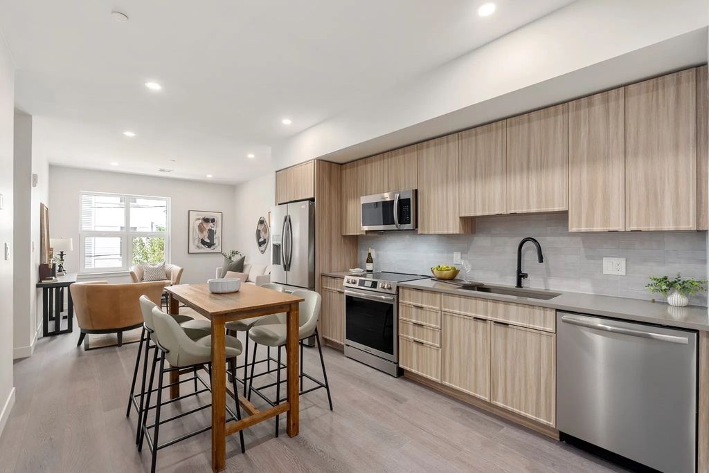 75 Willow Ct #615, Boston