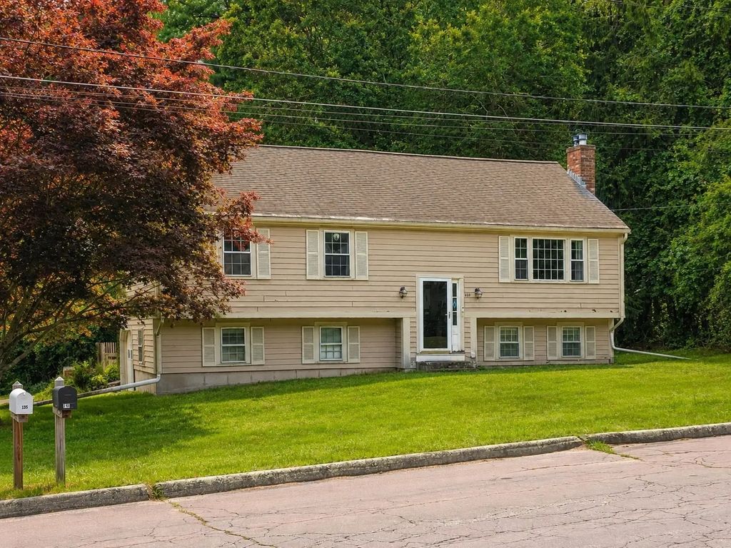 140 King James Way, Wrentham
