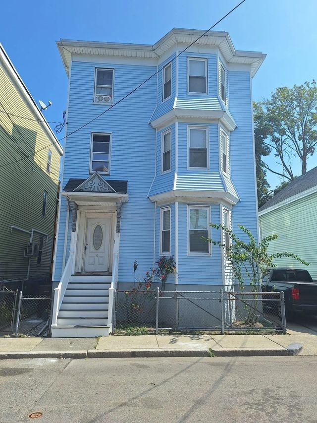 8 Porter St, Boston