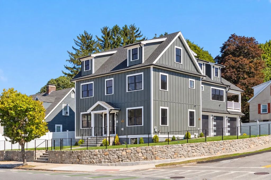 595 Winthrop St, Medford