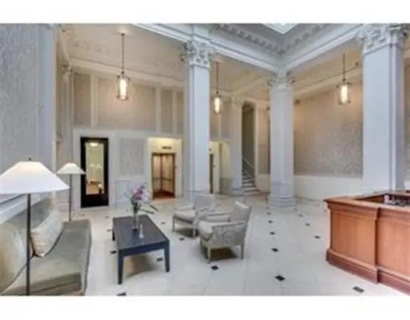 21 Beacon #6d, Boston