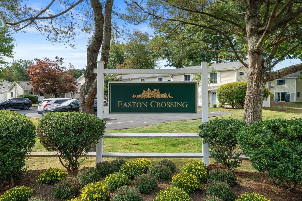 1 Janet Road #8, Easton