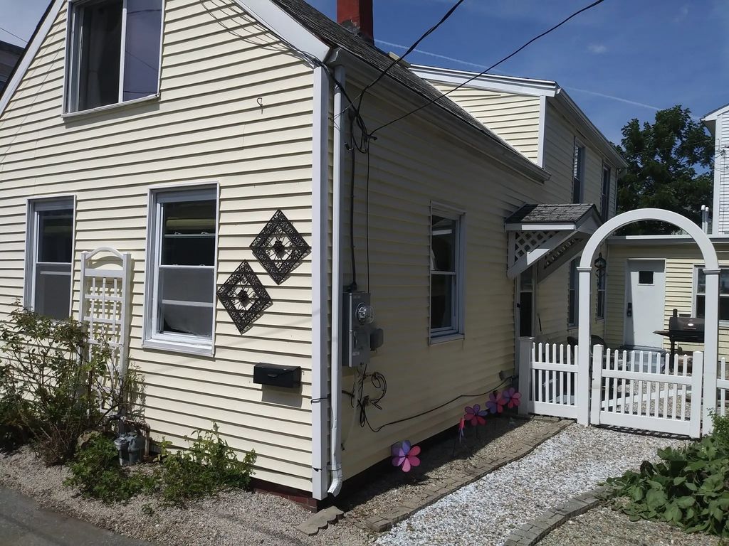 4 Lewis Ct, Gloucester