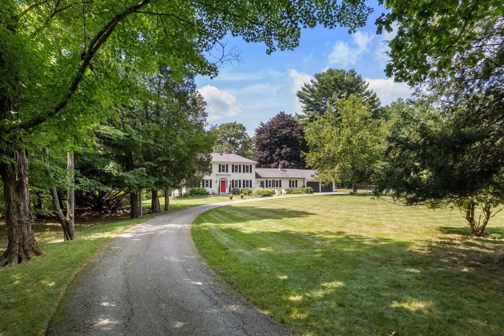 320 Western Avenue, Sherborn