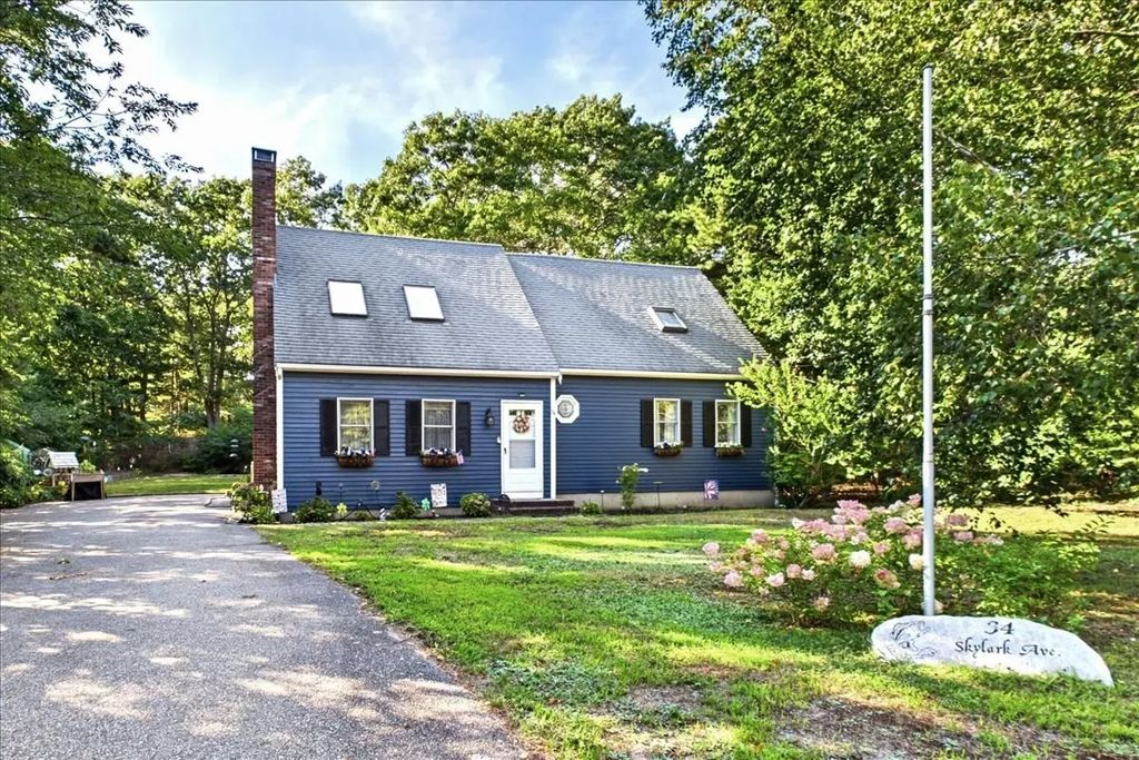 34 Skylark Ave, Plymouth