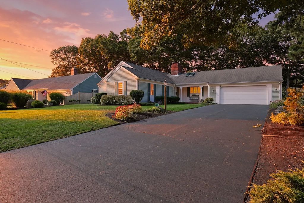53 Driving Tee Cir, Yarmouth