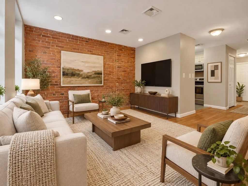 65 Hemenway St #6, Boston