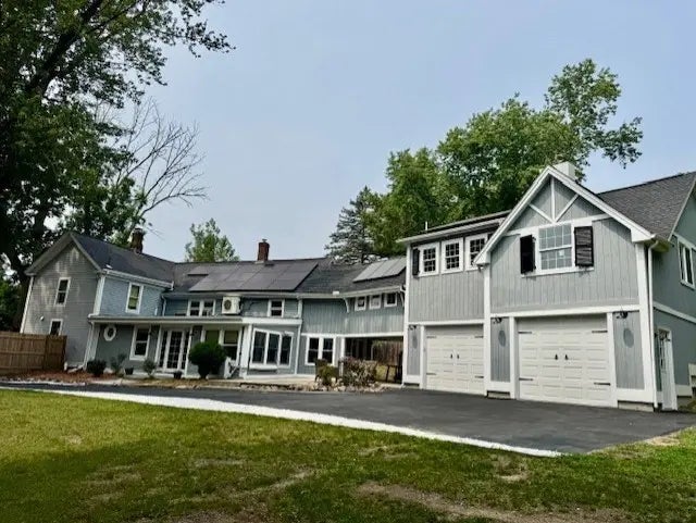 156 Boston Post Rd, Wayland