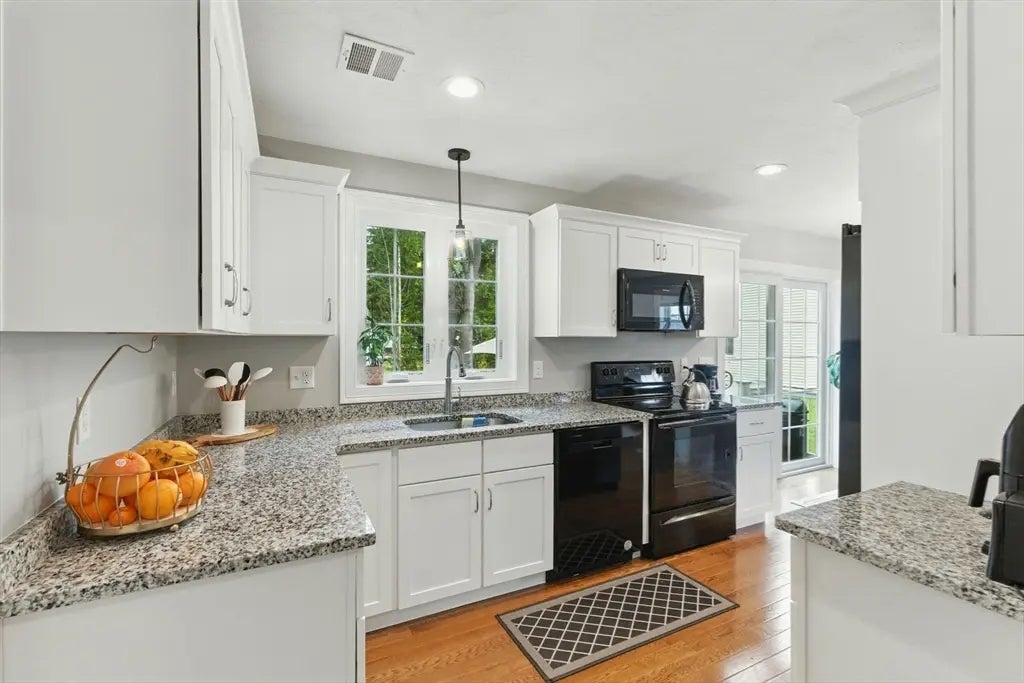 4a Lawton St #a, Taunton