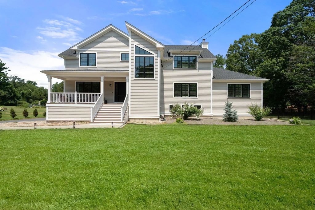 54 Meadowbrook Road, Westwood