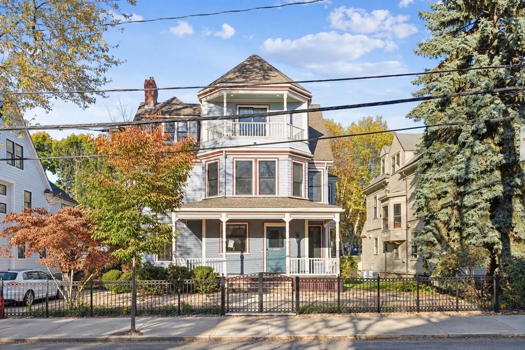 220 Aspinwall Ave, Brookline