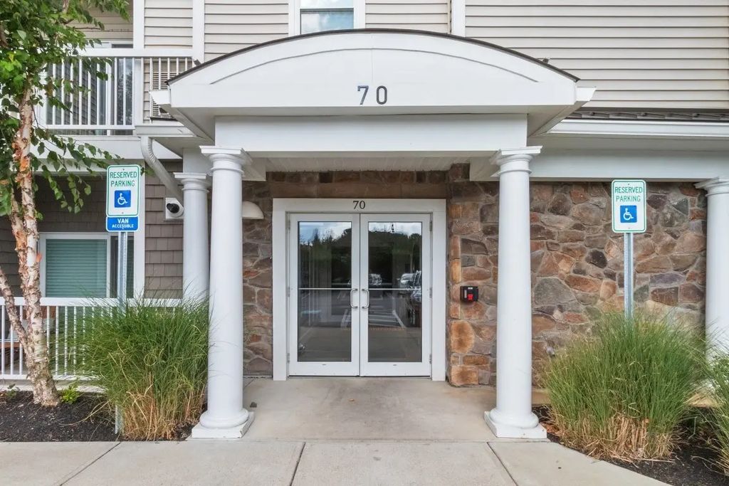 70 Trotter Rd #4304, Weymouth