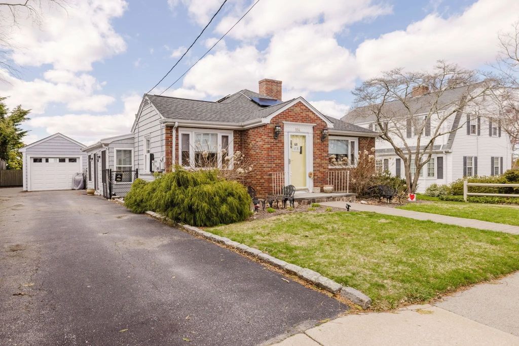 554 Madison Street, Fall River