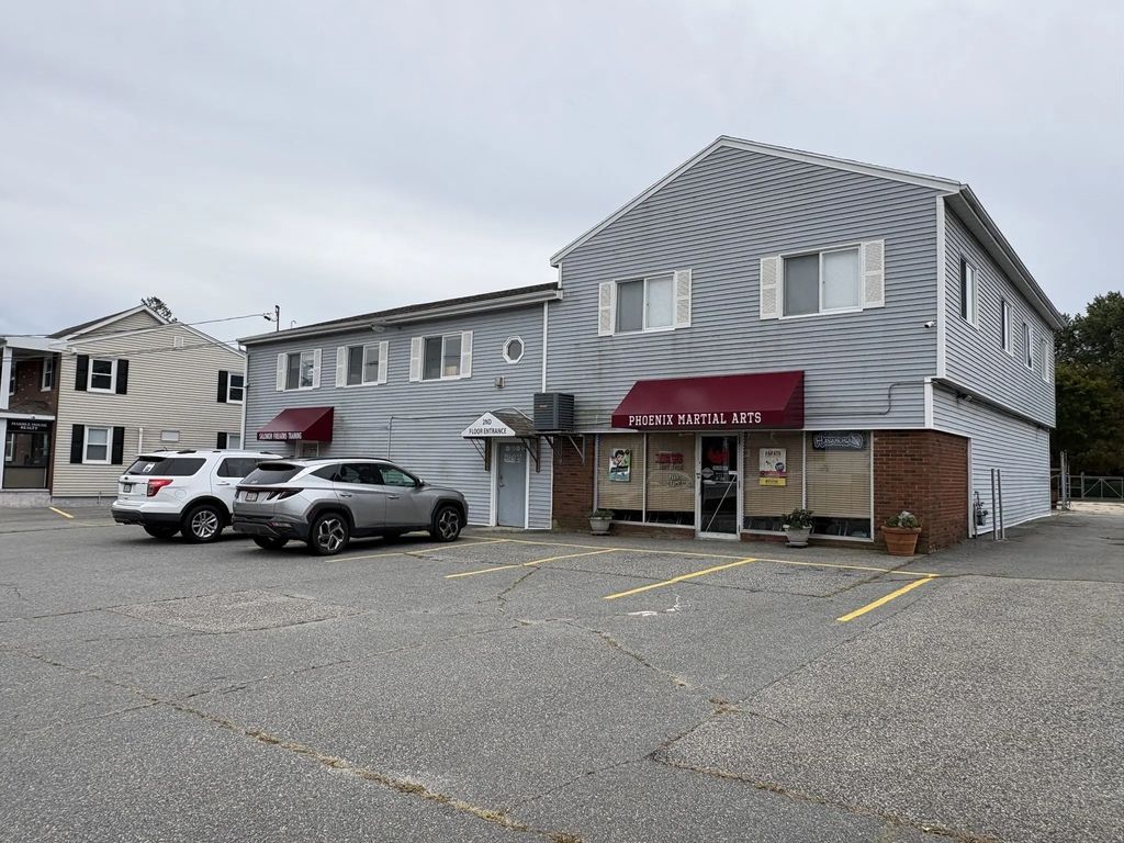 312 Wilbur Ave, Swansea