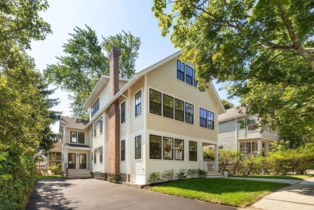 48 Mt Vernon St #2, Arlington
