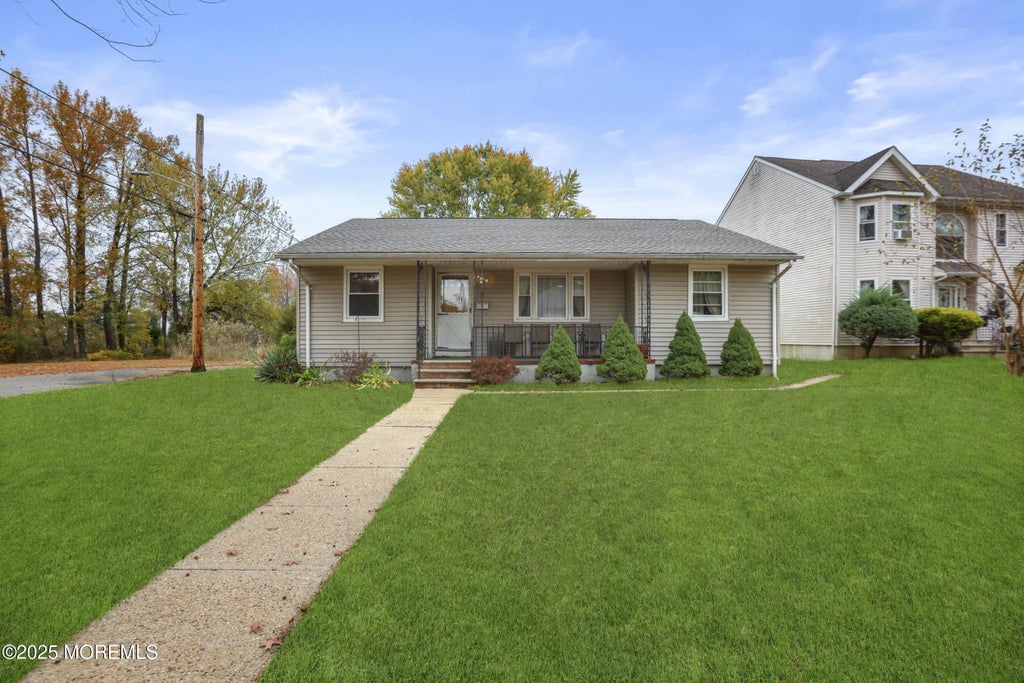 2 Marie Street, South River