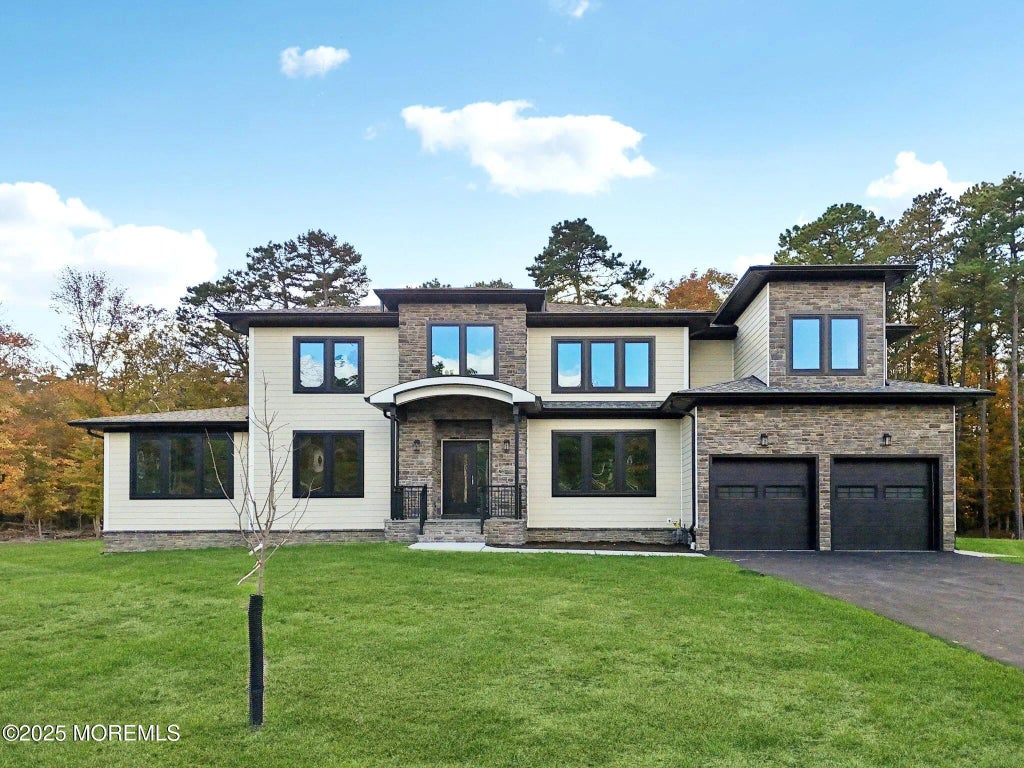 4 Haystack Court, Howell