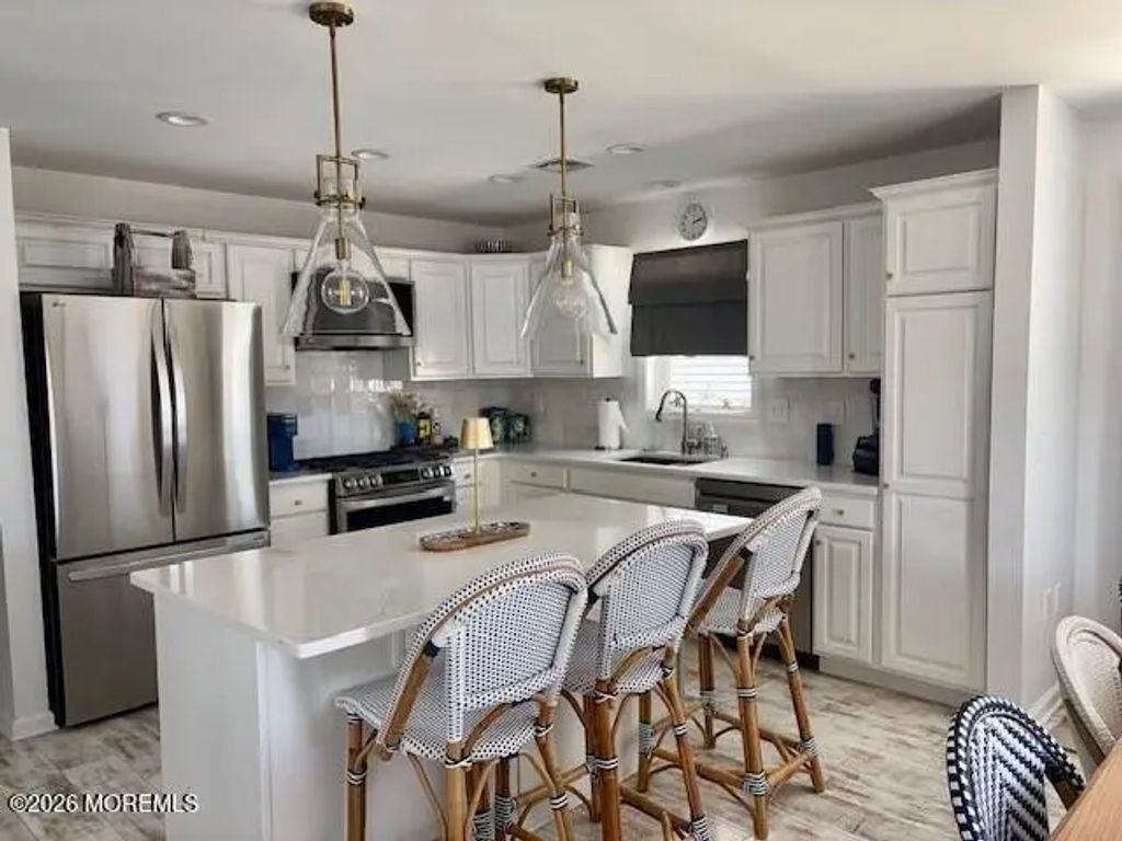 61 Sylvia, Beach Haven West