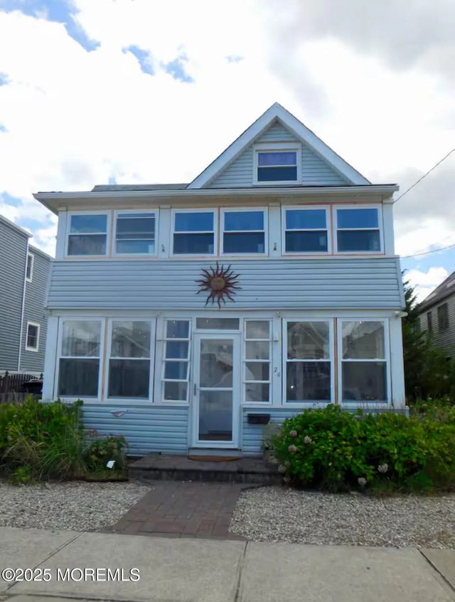 24 Philadelphia Avenue, Lavallette