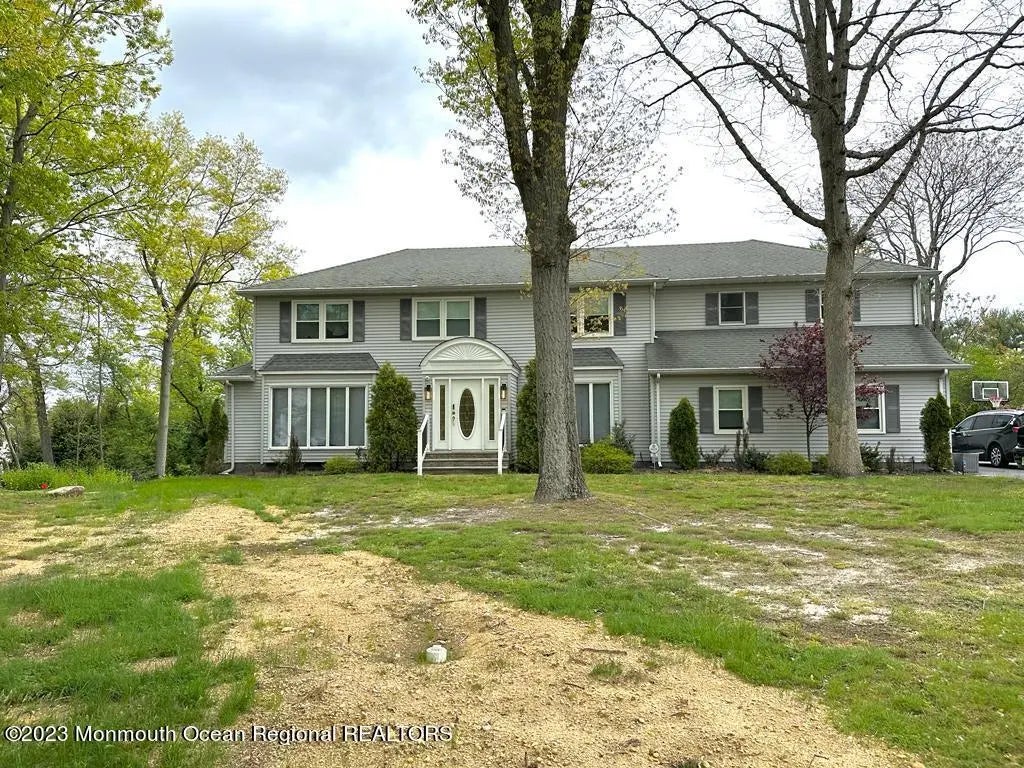 16 Woods Road, West Long Branch