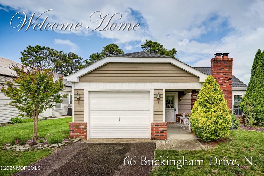 66 Buckingham Drive N, Manchester