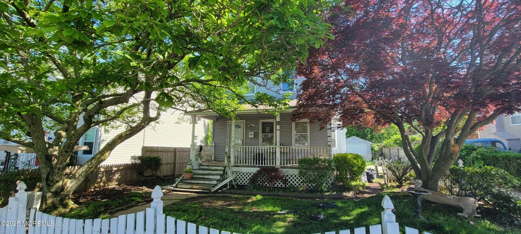 399 Willow Avenue, Long Branch
